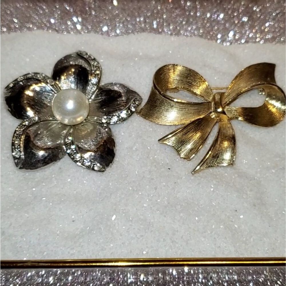🗝Vtg Lot of 2 Brooch Pins